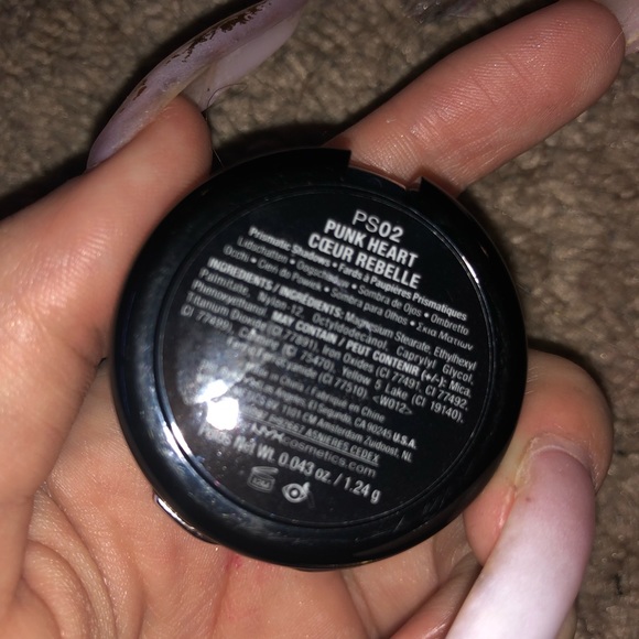 NYX eyeshadow - Picture 3 of 3